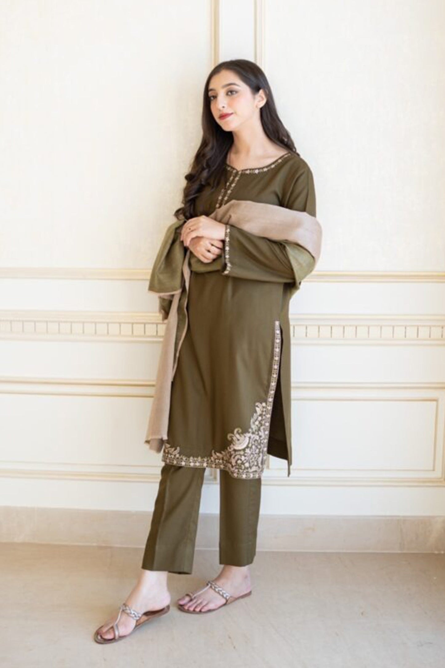 CF612-Asling Winter 3PC Dhanak suit with Embroidered Shawll