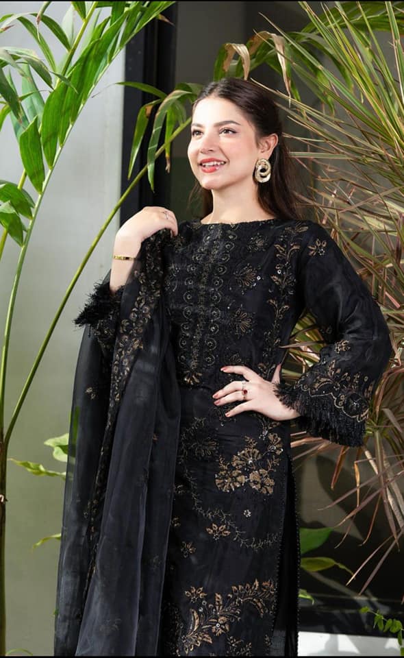 NISA  CF005- 3PC Lawn Embroidered Shirt With Chiffon Embroidered Dupatta