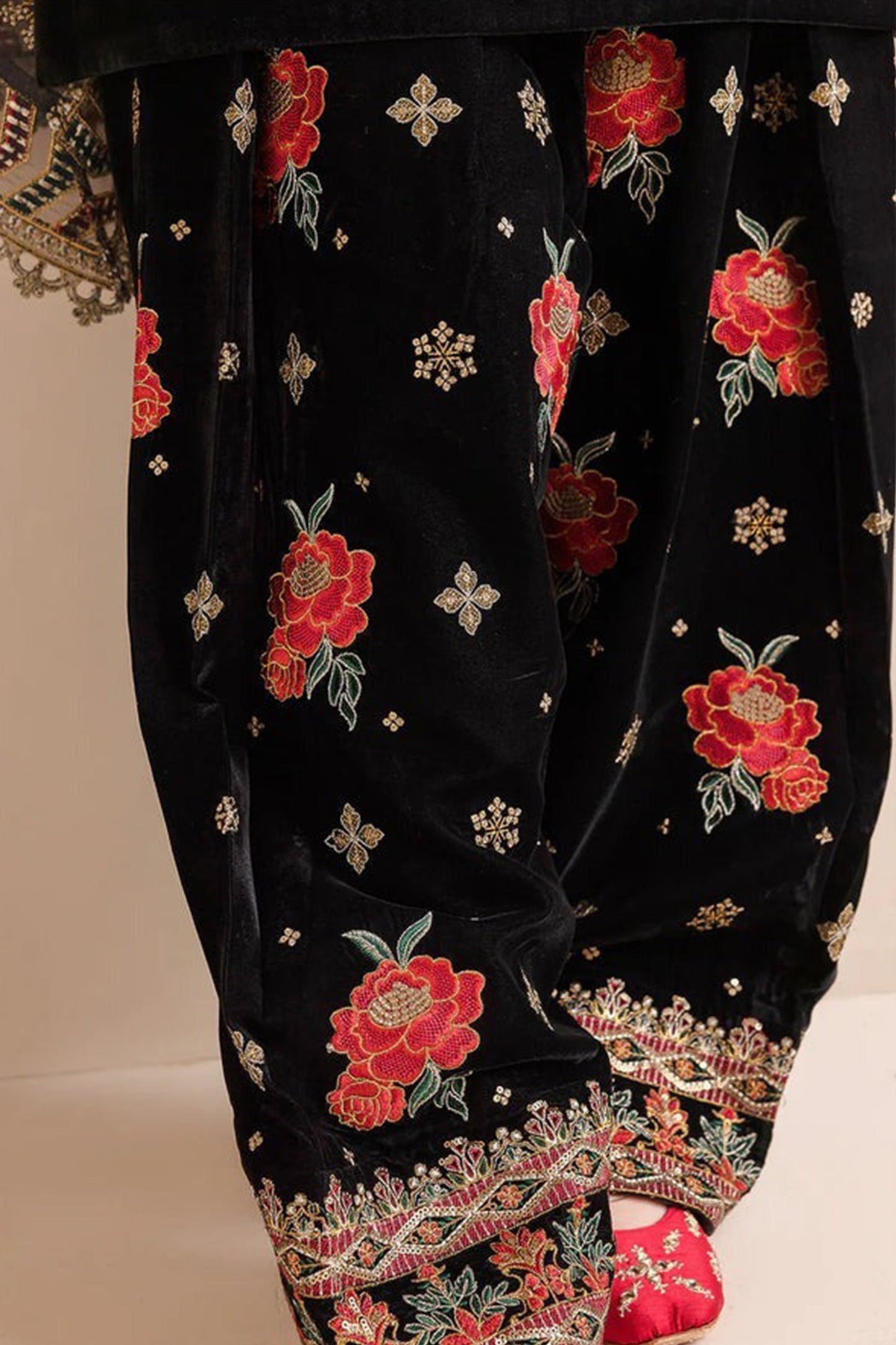 CF577-Embroidered Velvet Dress With Organza embroidered Dopata