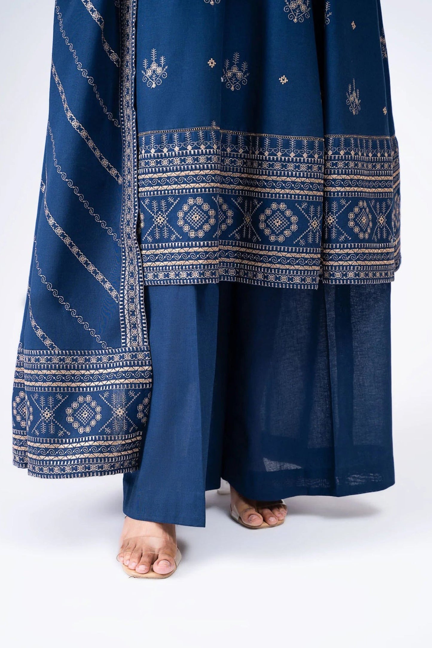 CF578-WINTER 3-Pc Embroidered Dhanak Suit with Heavy Embroidered Dhanak Shawll