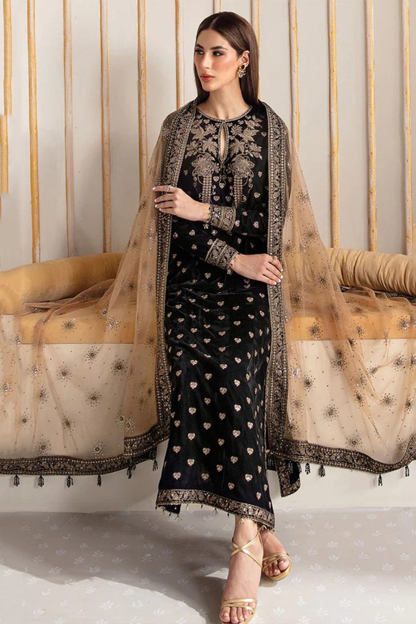 CF1114-Baroque Velvet Winter Embroidered 3 Piece Dress With Organza embroidered Dopata