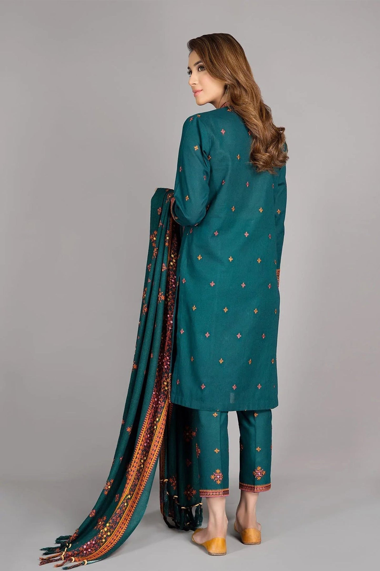 CF527- WINTER kayseria-3Pc Linen Winter Collection Heavy Embroidered Suit