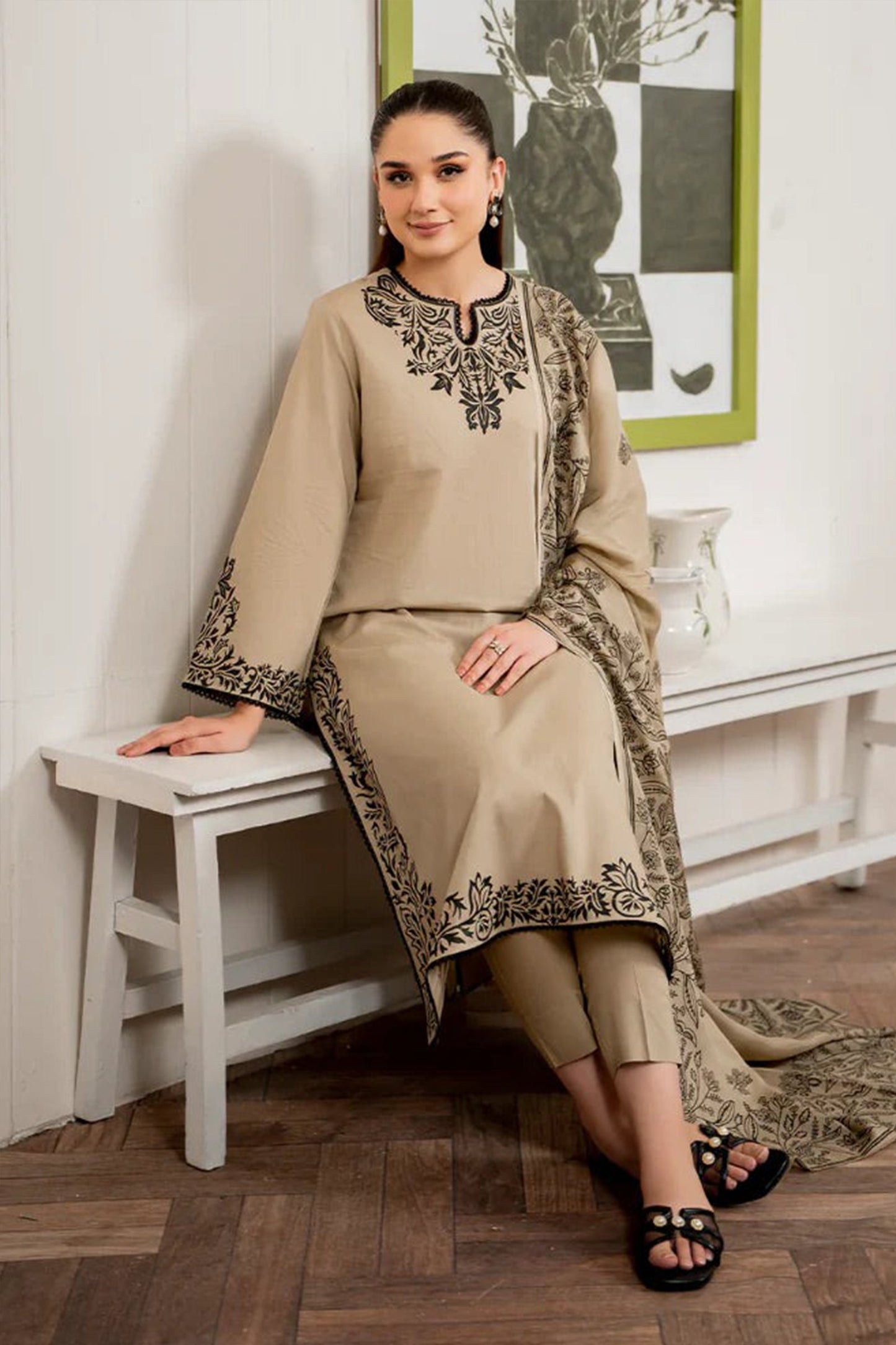 CF913-WINTER 3PC Dhanak Embroidered suit with Printed Shawll