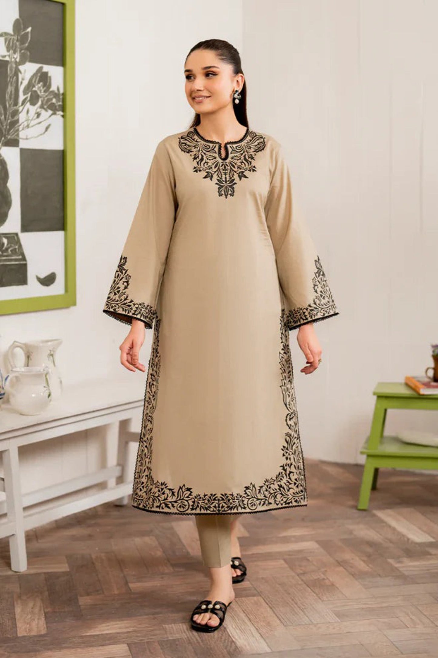CF913-WINTER 3PC Dhanak Embroidered suit with Printed Shawll