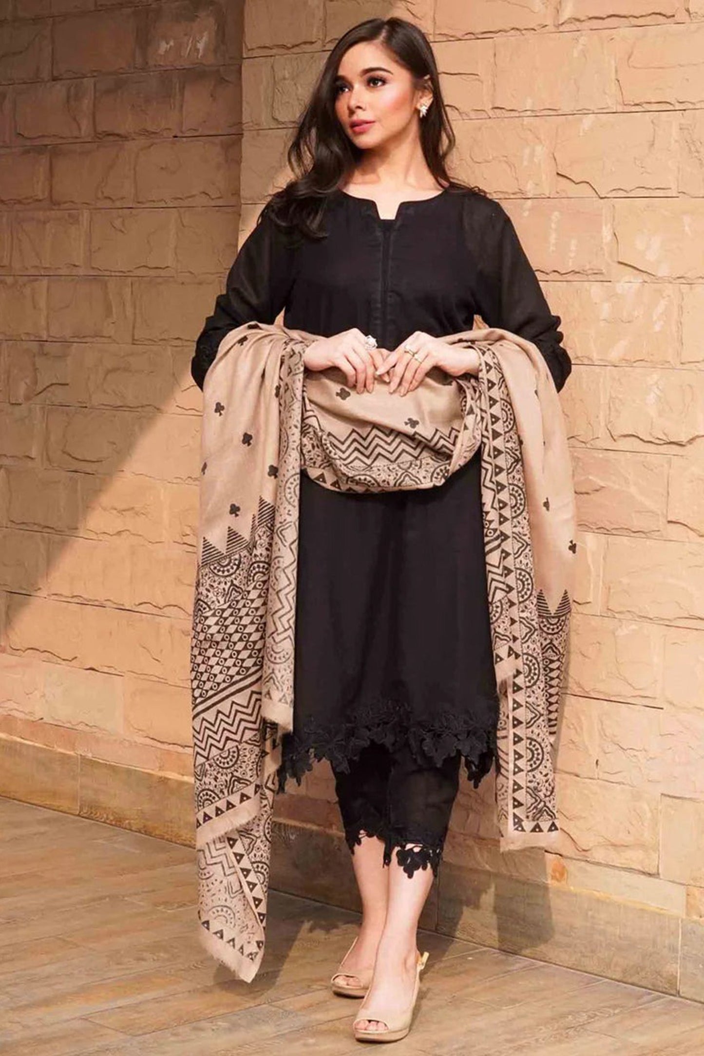CF557-3PC Dhanak Winter Embroidered suit with Printed Shawll