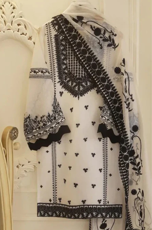 Agha Noor CF207 - 3PC Lawn Heavy Embroidered Shirt With Embroidered Bamber Dupatta
