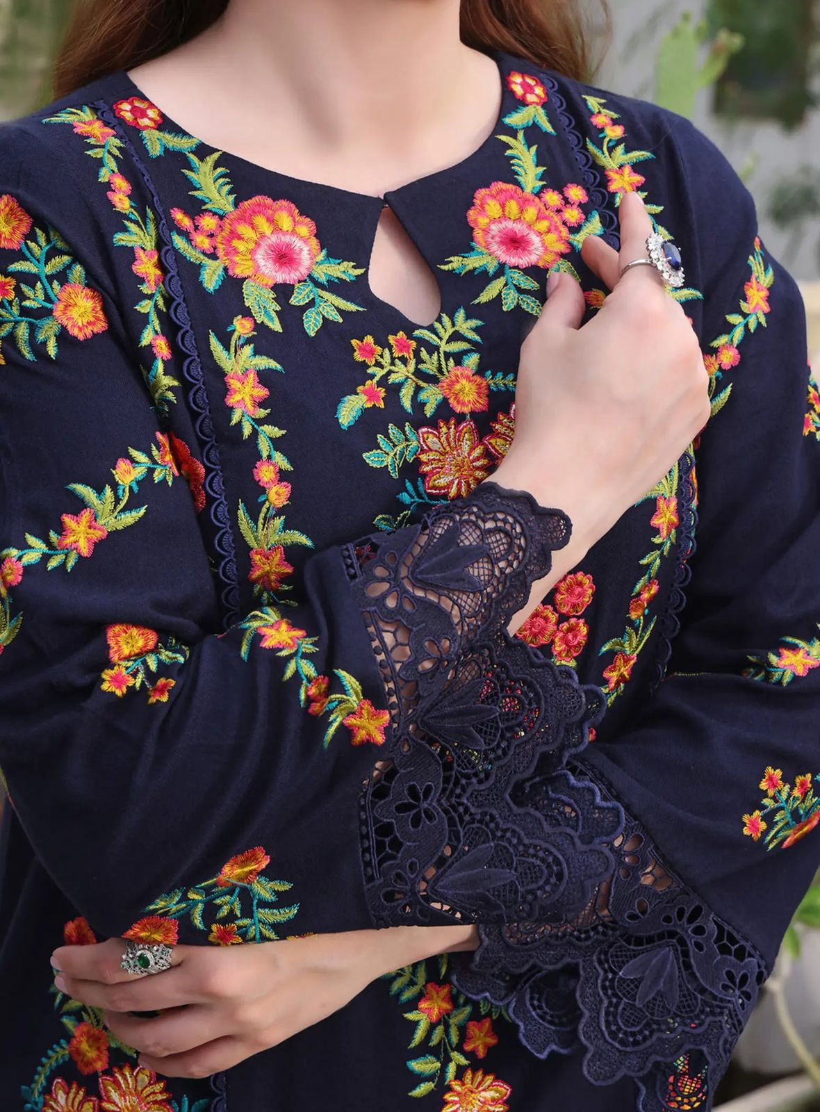 CF1251 UNSTITCHED WINTER BATIK-3PC DHANAK EMBROIDERED SHIRT WITH COURTRAI PRINTED SHAWL Regular