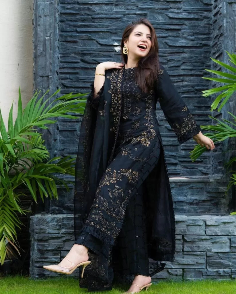 CF515-WINTER NISA - 3PC Khaddar Dhanak Embroidered Shirt With Chiffon Embroidered Dupatta